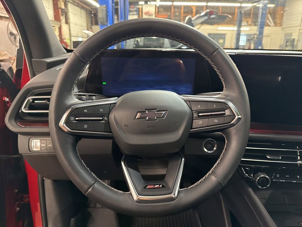 Used 2025 Chevrolet Traverse Z71 w/ Driver Confidence Package image 15