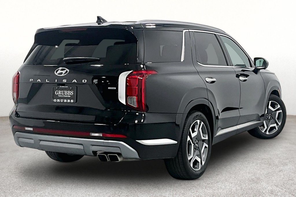 Used 2025 Hyundai Palisade Limited AWD/4WD image 2