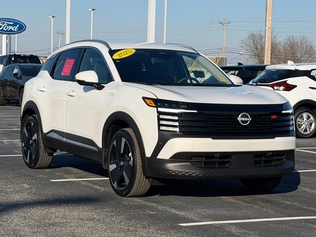 Used 2025 Nissan Kicks SR image 2