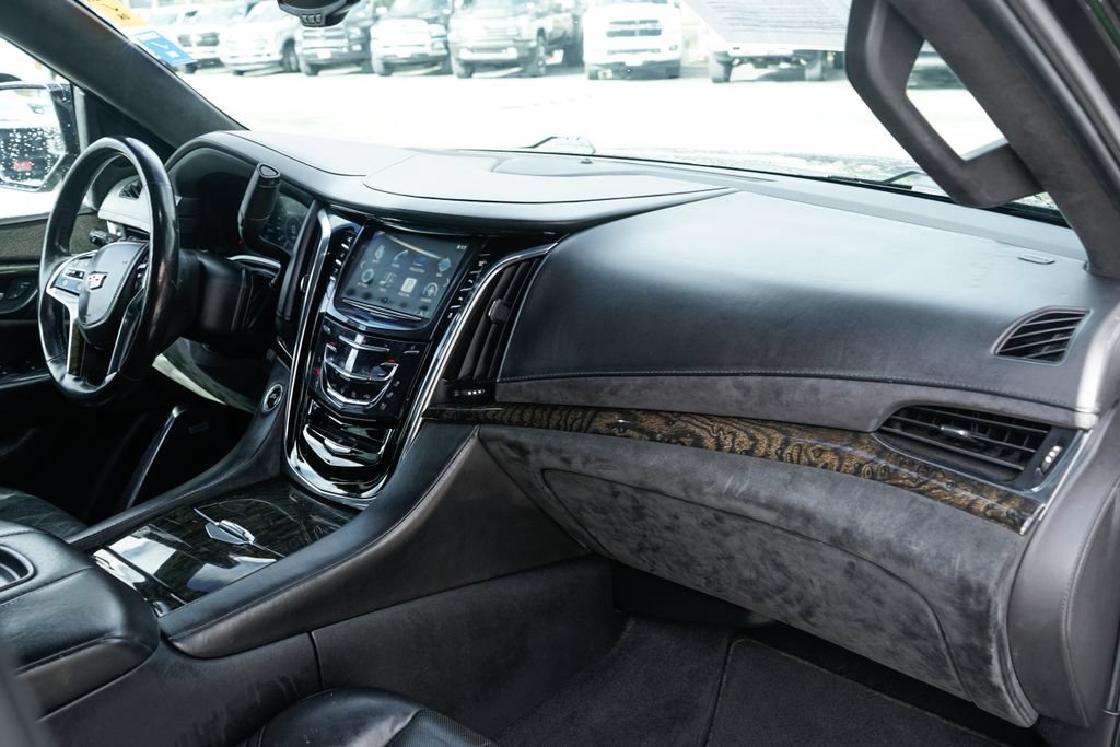 Used 2016 Cadillac Escalade ESV Platinum AWD/4WD image 47