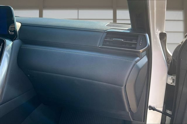 Used 2023 Lexus LX 600 4WD w/ Accessory Package (Z1) image 16