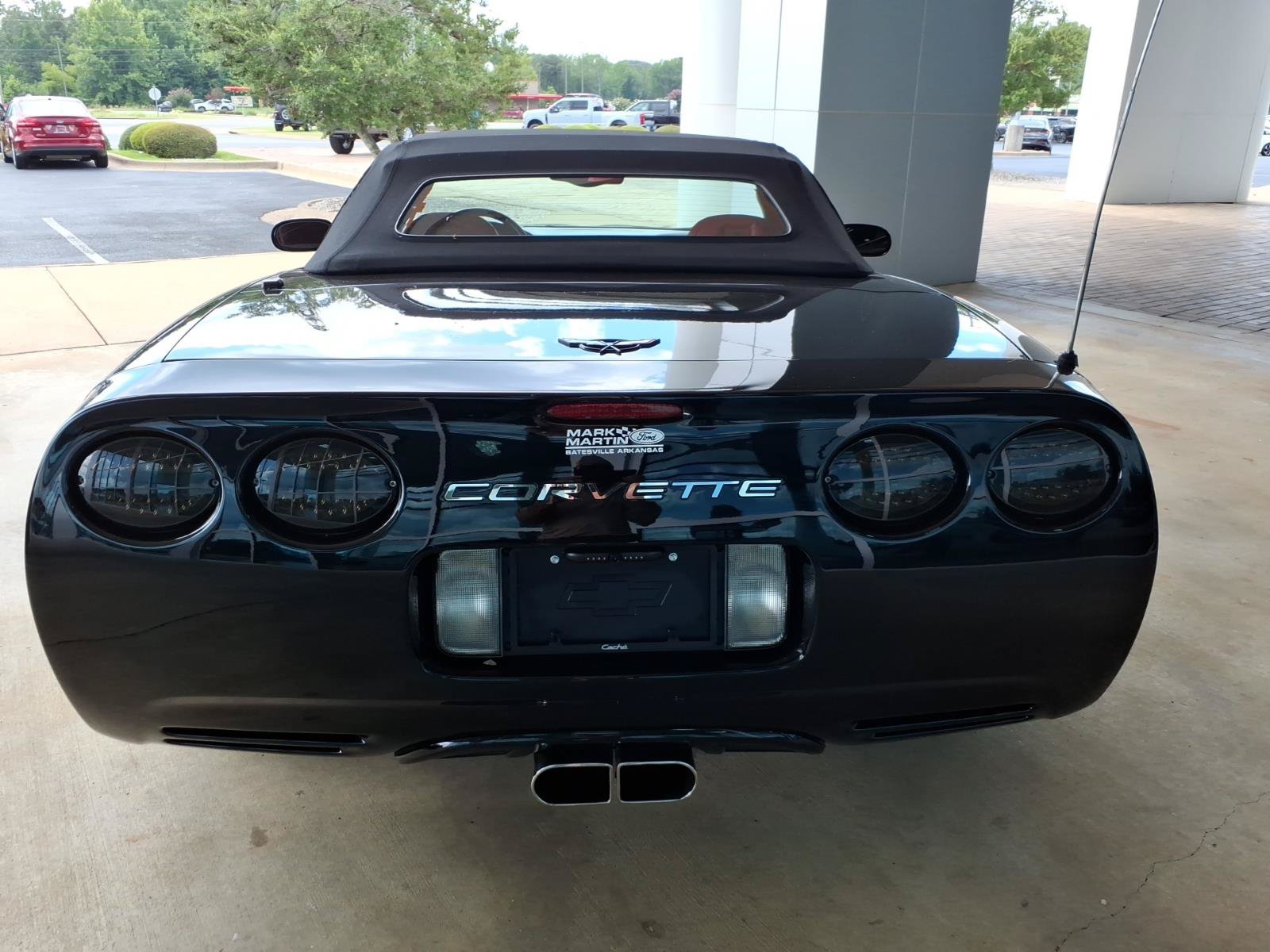 Used 2004 Chevrolet Corvette Convertible w/ Preferred Equipment Group RWD image 4