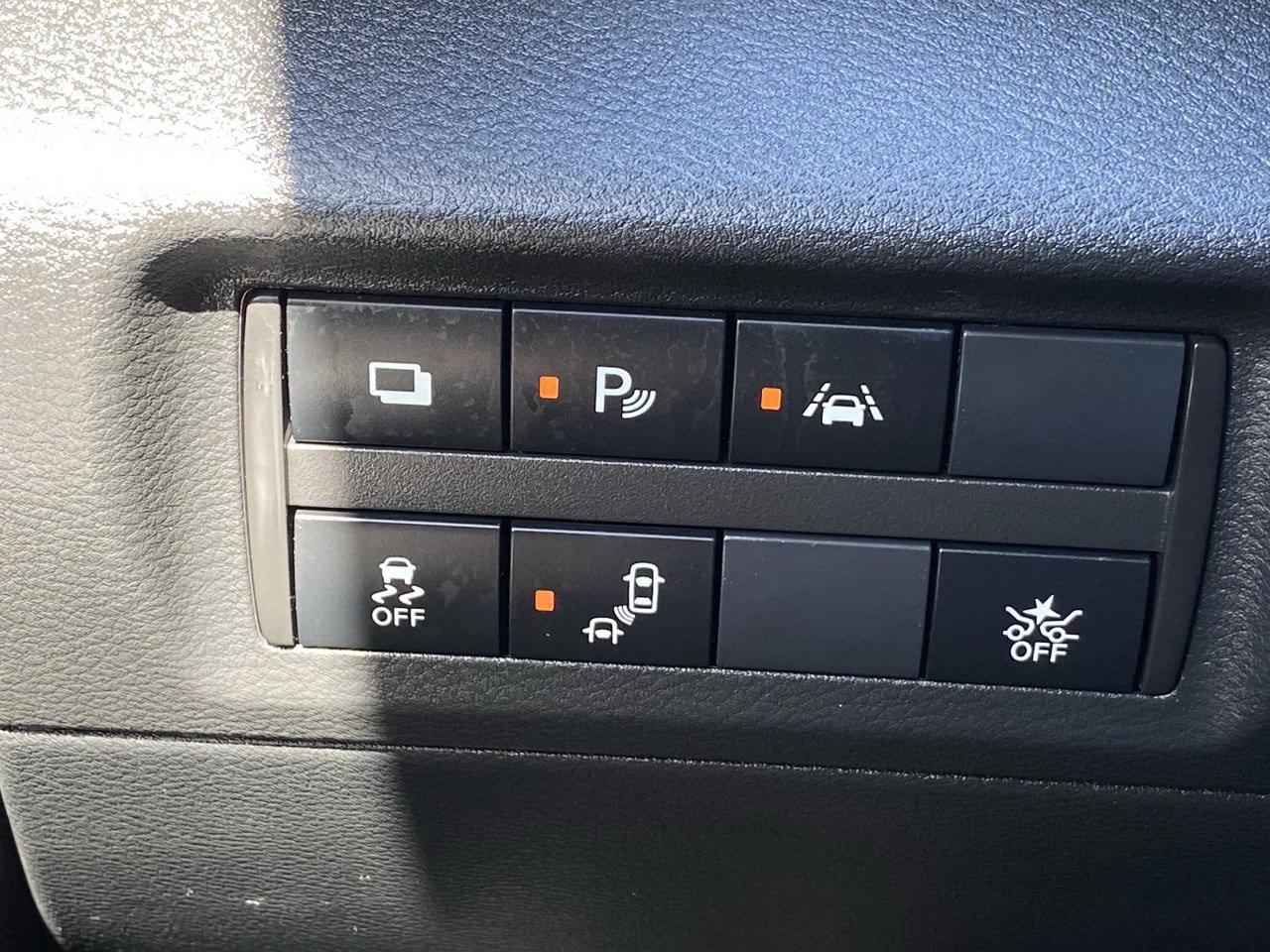 Certified 2025 Nissan Kicks Play S FWD image 30