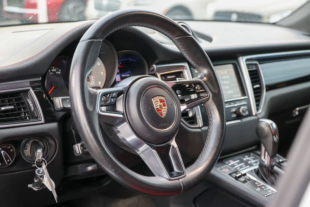 Used 2015 Porsche Macan S AWD/4WD image 31
