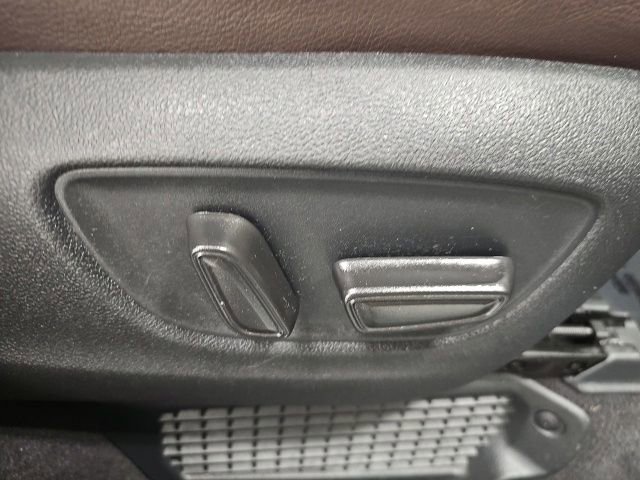 Certified 2022 Toyota Sienna Platinum FWD image 40