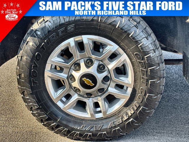 Used 2023 Chevrolet Silverado 2500 LT AWD/4WD image 19
