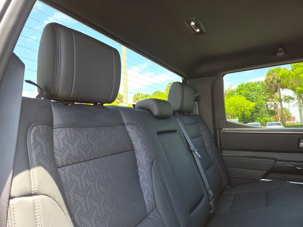 Used 2025 Toyota Tundra Limited AWD/4WD image 15