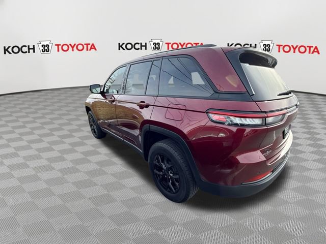 Used 2024 Jeep Grand Cherokee Altitude image 5