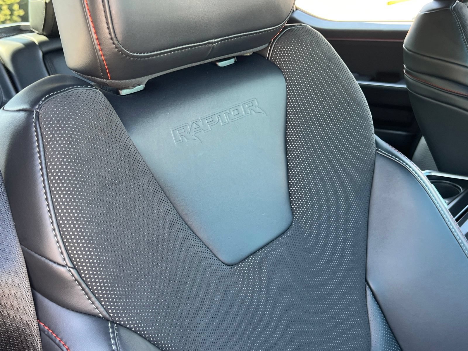 Used 2025 Ford F150 Raptor AWD/4WD image 42