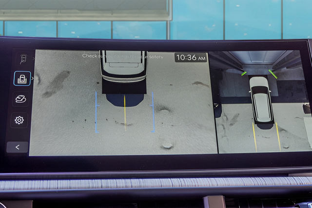 Certified 2025 Hyundai Santa Fe Calligraphy FWD image 34