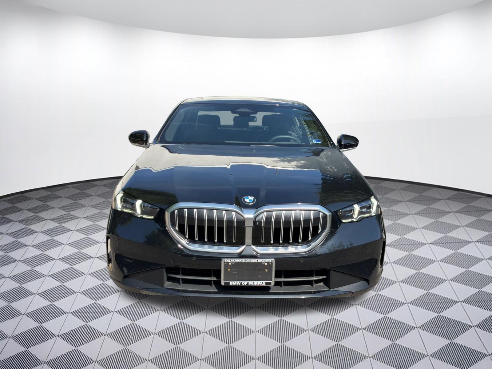 Used 2024 BMW 530i xDrive w/ Premium Package AWD/4WD image 6