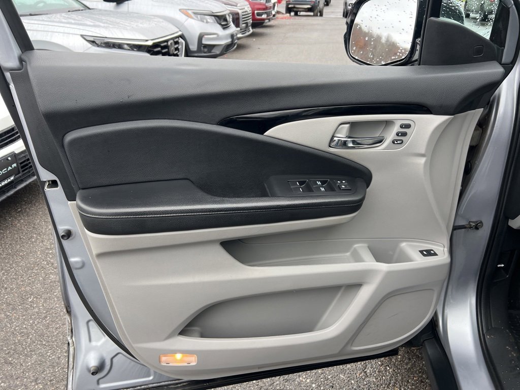 Used 2019 Honda Pilot Touring image 23