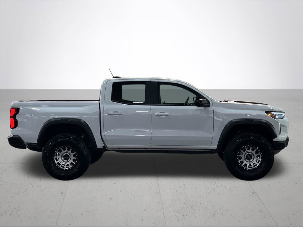 Used 2025 Chevrolet Colorado ZR2 w/ Technology Package AWD/4WD image 10