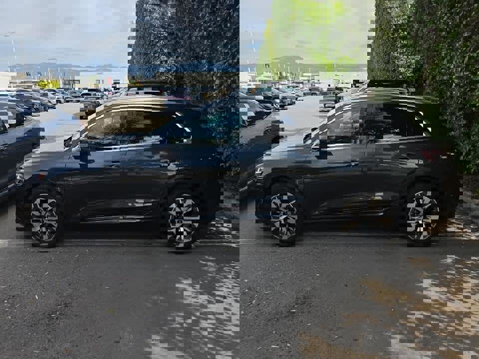 Used 2024 Audi Q8 e-tron Premium Plus image 5