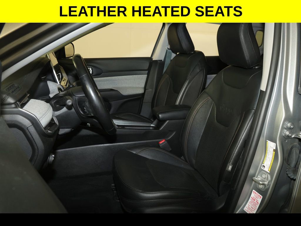 Used 2022 Jeep Compass Latitude image 3