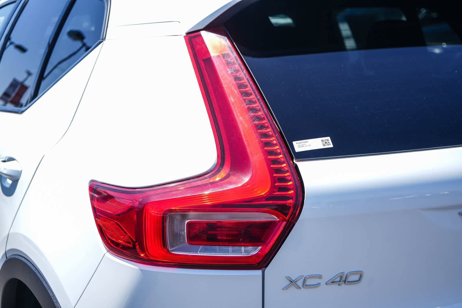 Used 2024 Volvo XC40 B5 Core AWD/4WD image 9