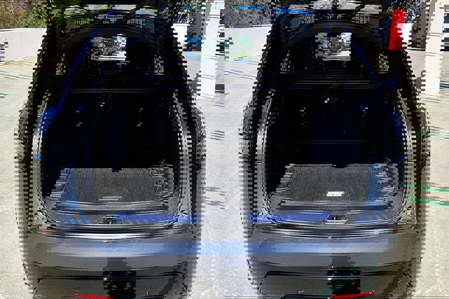 New 2026 Land Rover Range Rover Velar Dynamic SE image 10