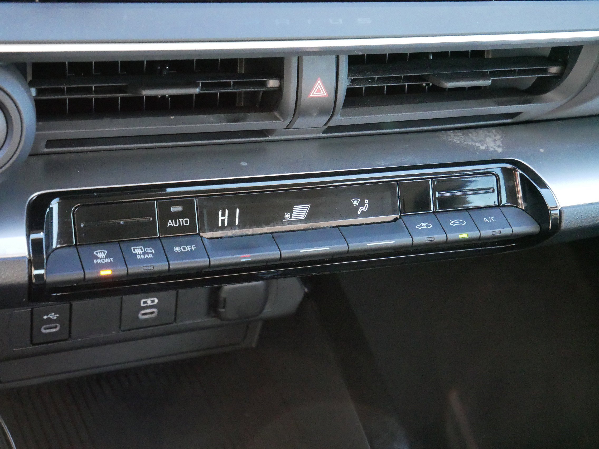 Certified 2024 Toyota Prius LE image 24