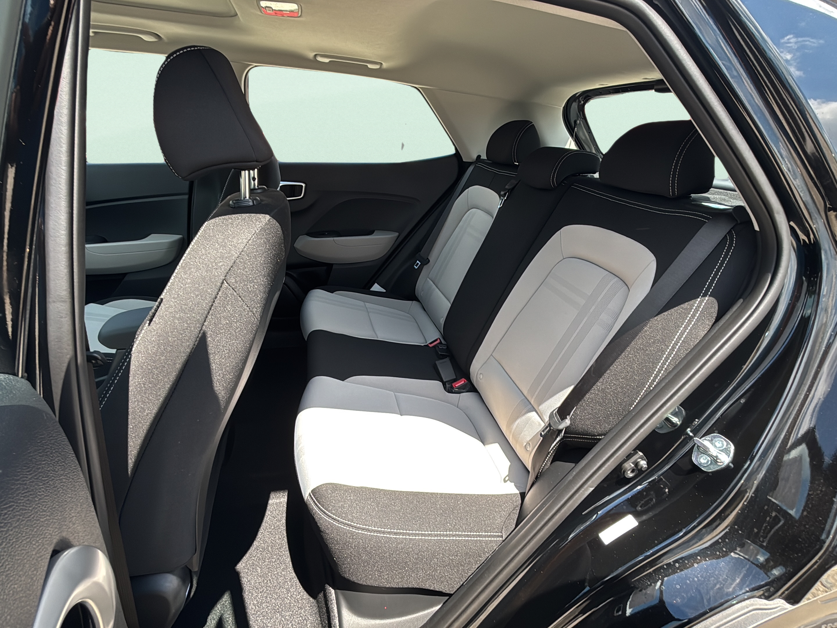 New 2026 Hyundai Venue SEL FWD image 19