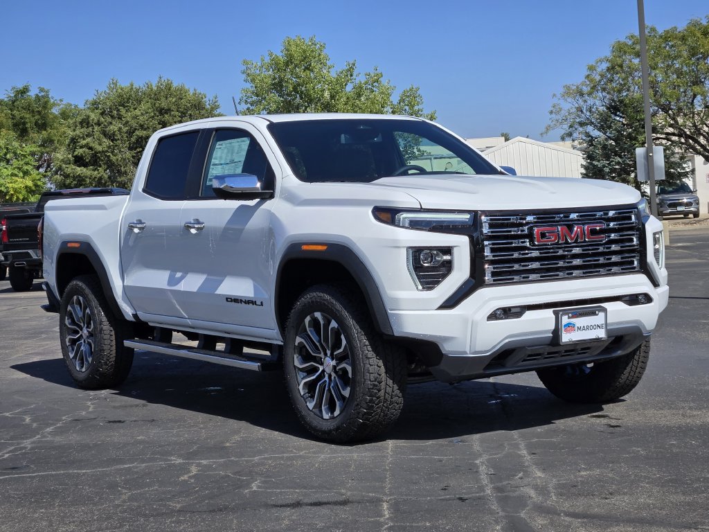 New 2026 GMC Canyon Denali w/ LPO, Black Badging Package AWD/4WD image 2