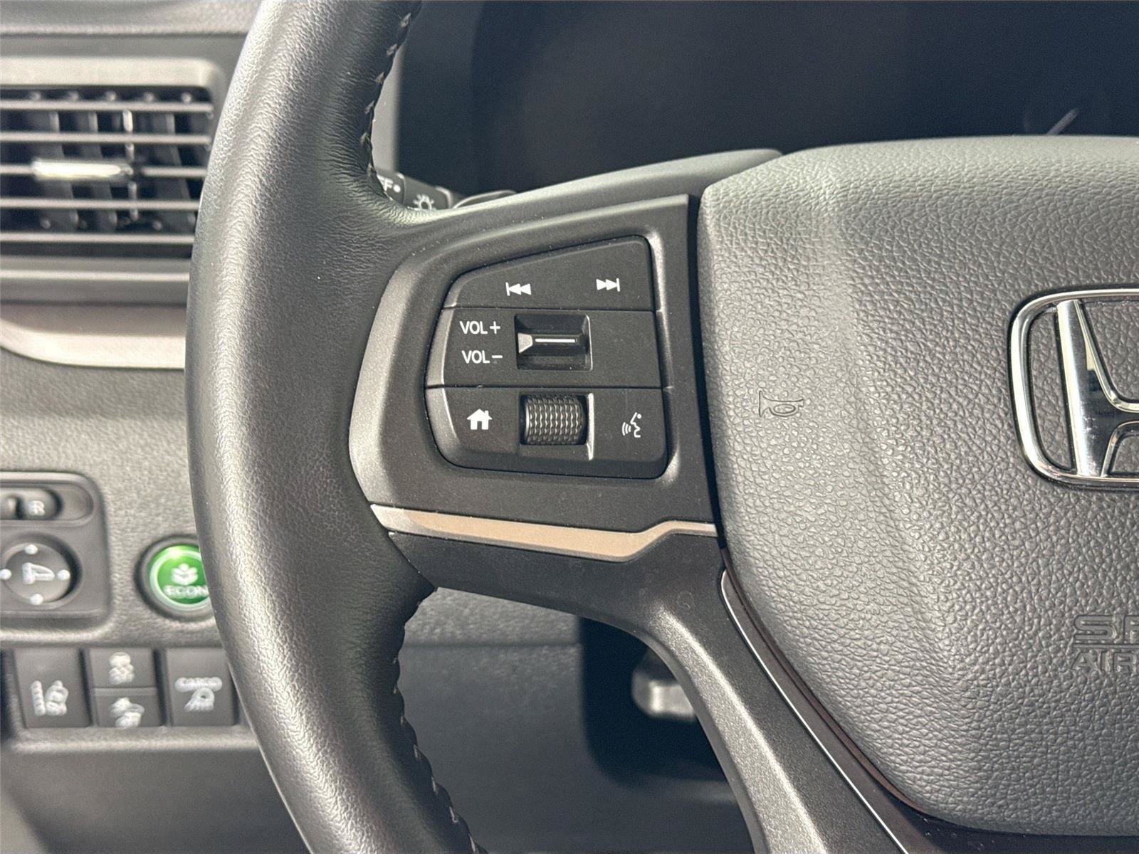 Used 2025 Honda Ridgeline RTL image 17