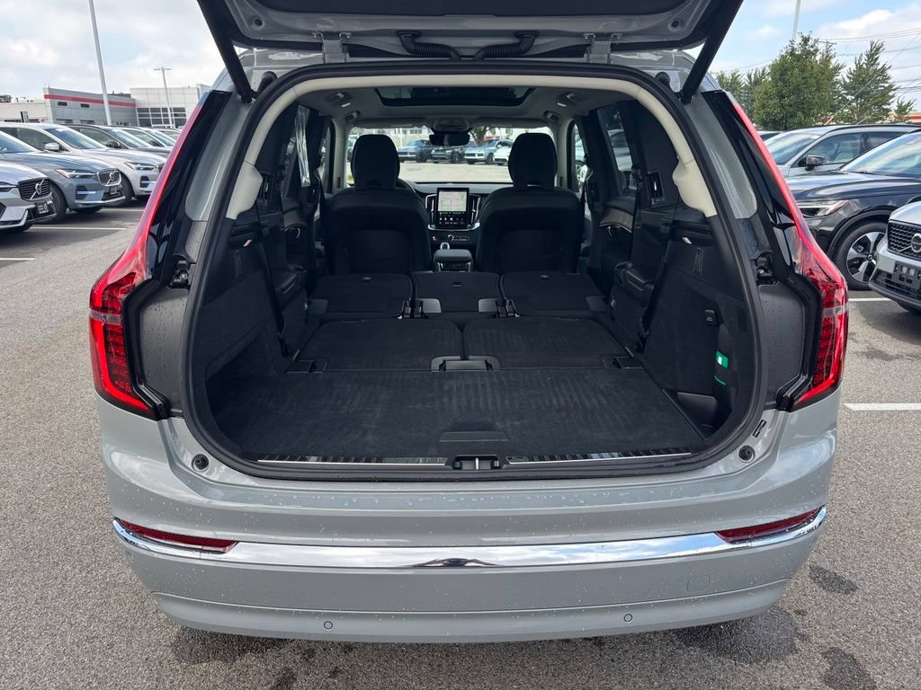 Used 2026 Volvo XC90 B6 Plus w/ Protection Package AWD/4WD image 30