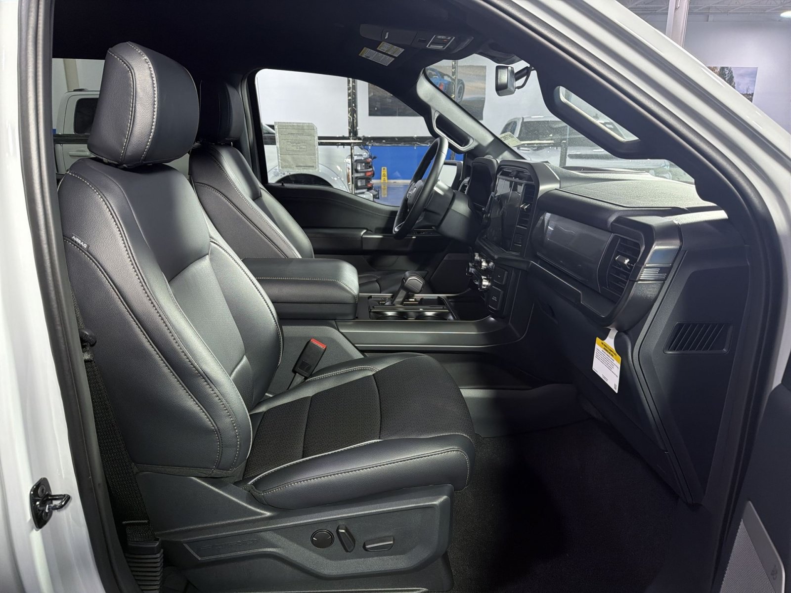 New 2026 Ford F150 Lariat w/ Equipment Group 501A Mid AWD/4WD image 24