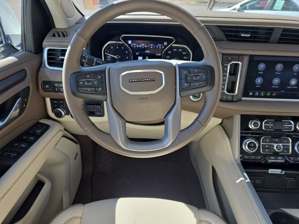 Used 2021 GMC Yukon Denali w/ Denali Premium Package image 13