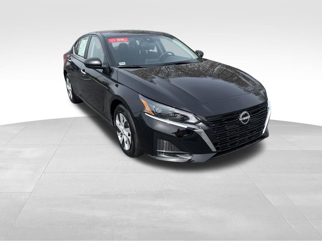 Used 2025 Nissan Altima 2.5 S image 8