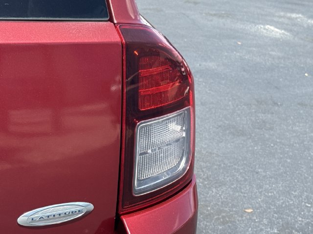 Used 2014 Jeep Compass Latitude FWD image 16