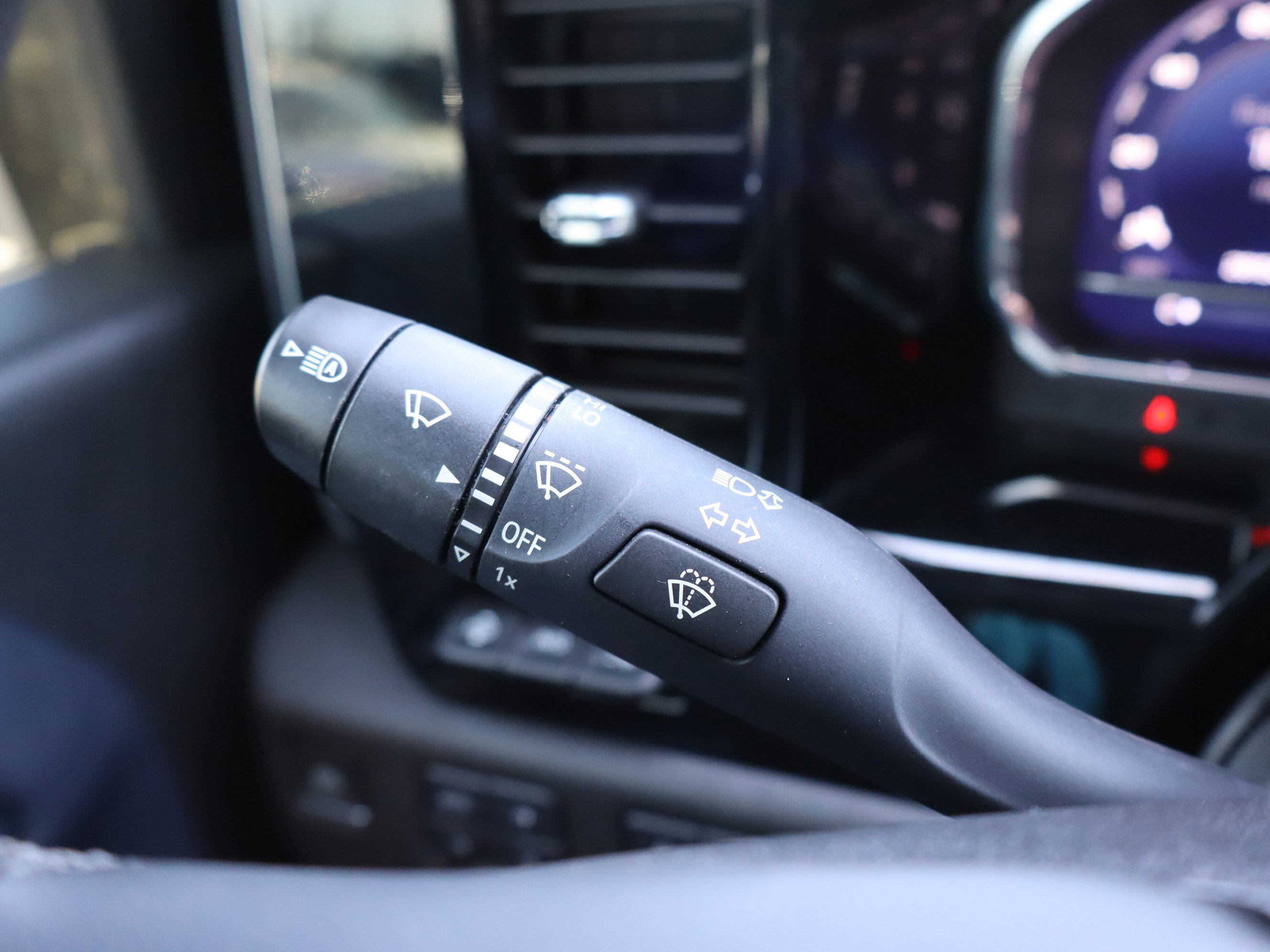 Used 2024 Chevrolet Silverado 2500 High Country w/ High Country Premium Package image 28