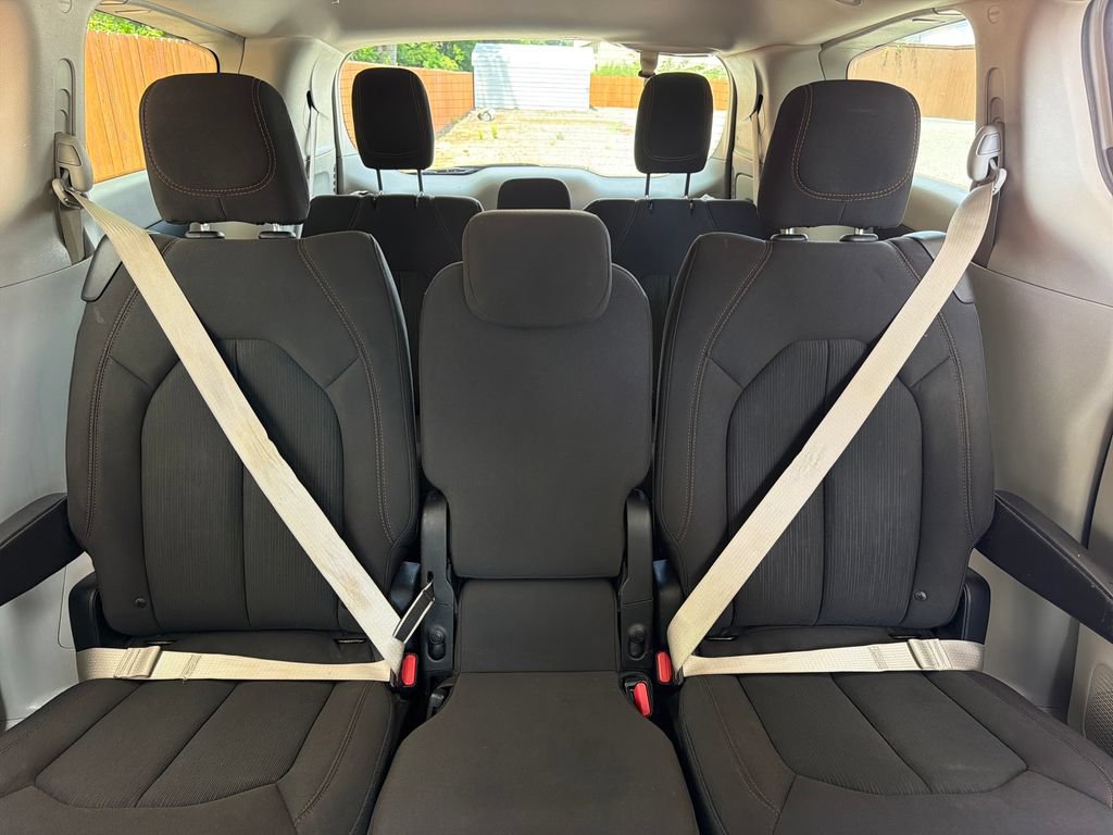 Used 2019 Chrysler Pacifica Touring Plus w/ Advanced Safetytec Group FWD image 32