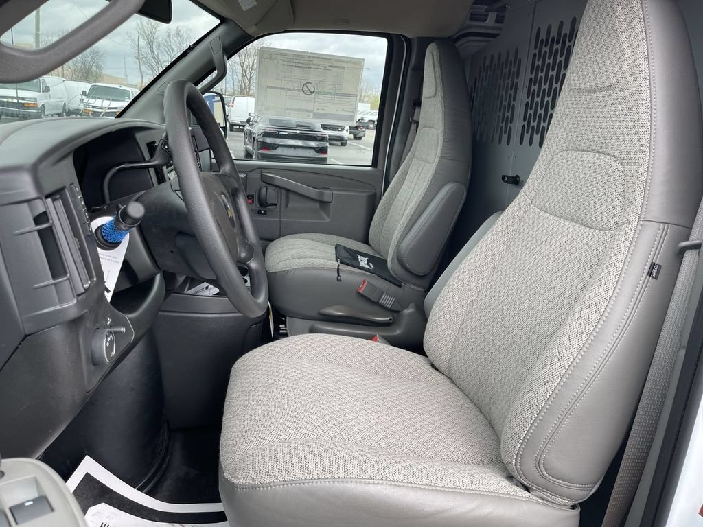 New 2026 Chevrolet Express 2500 w/ Driver Convenience Package RWD image 7