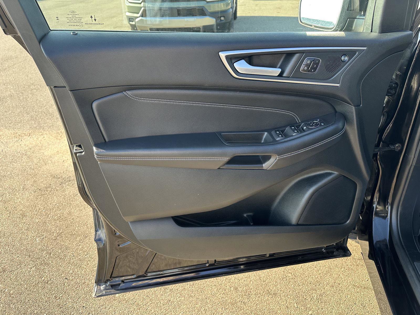 Used 2024 Ford Edge Titanium image 20