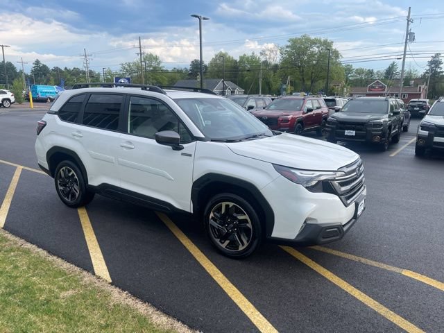Certified 2025 Subaru Forester Premium AWD/4WD image 3