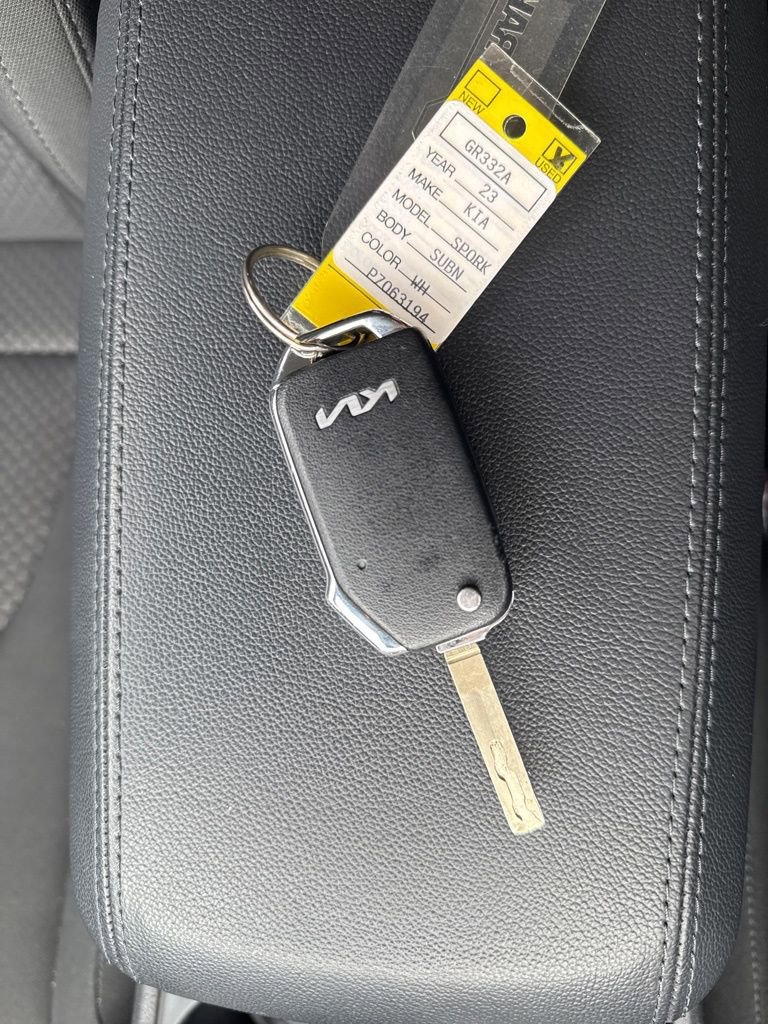 Used 2023 Kia Sportage LX image 32
