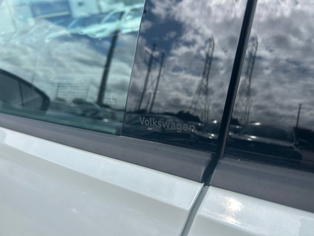 New 2026 Volkswagen Tiguan SE R-Line FWD image 27