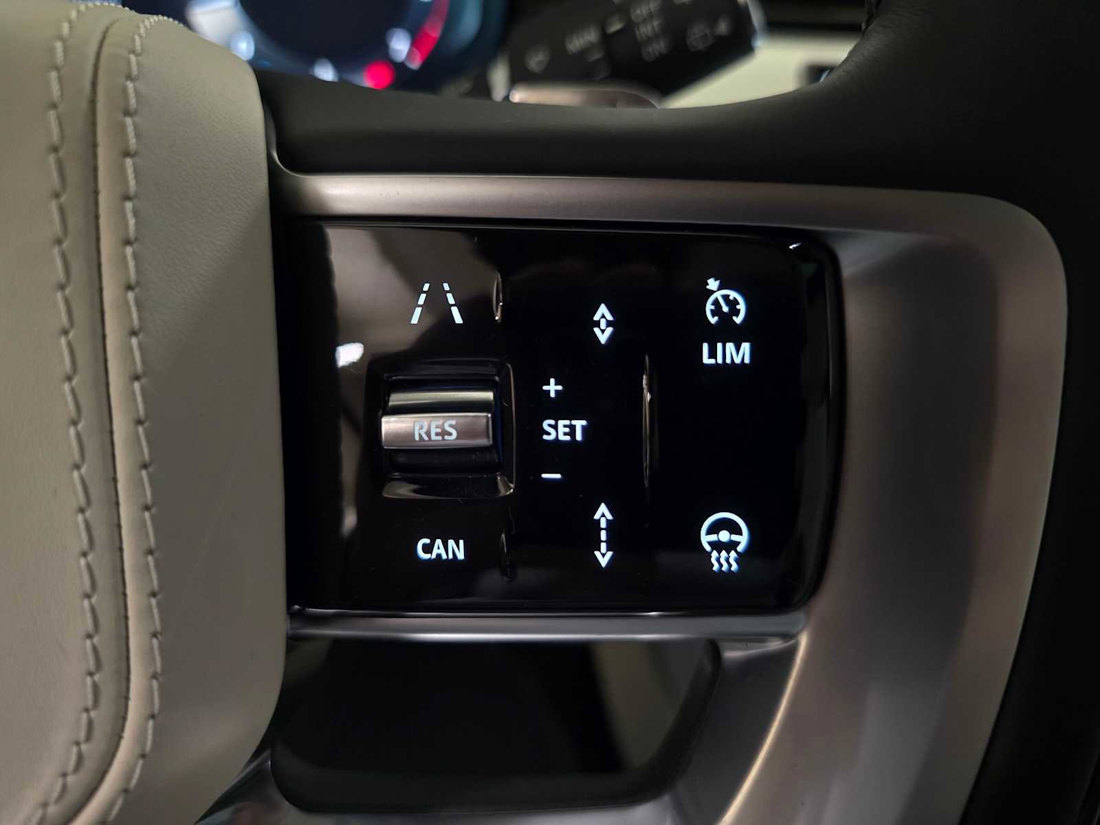 New 2026 Land Rover Range Rover SE image 31