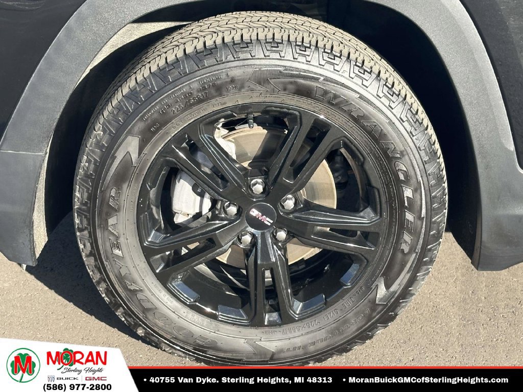 Certified 2024 GMC Terrain AT4 w/ Tech Package AWD/4WD image 8
