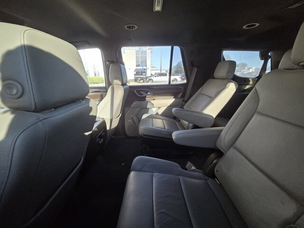 Used 2021 Chevrolet Tahoe Z71 w/ Z71 Off-Road Package AWD/4WD image 4