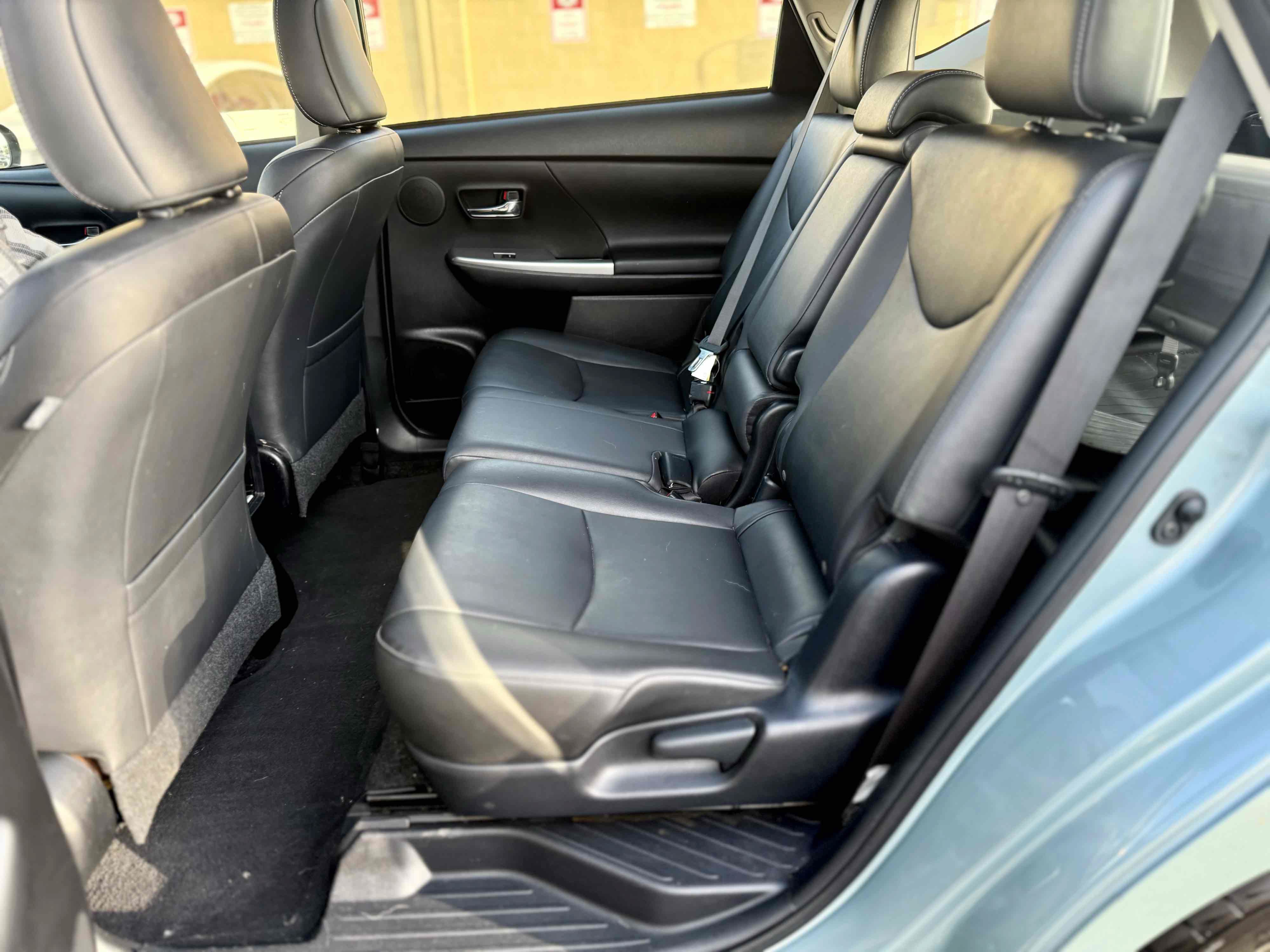 Used 2017 Toyota Prius V Five w/ Advanced Technology Package FWD image 15