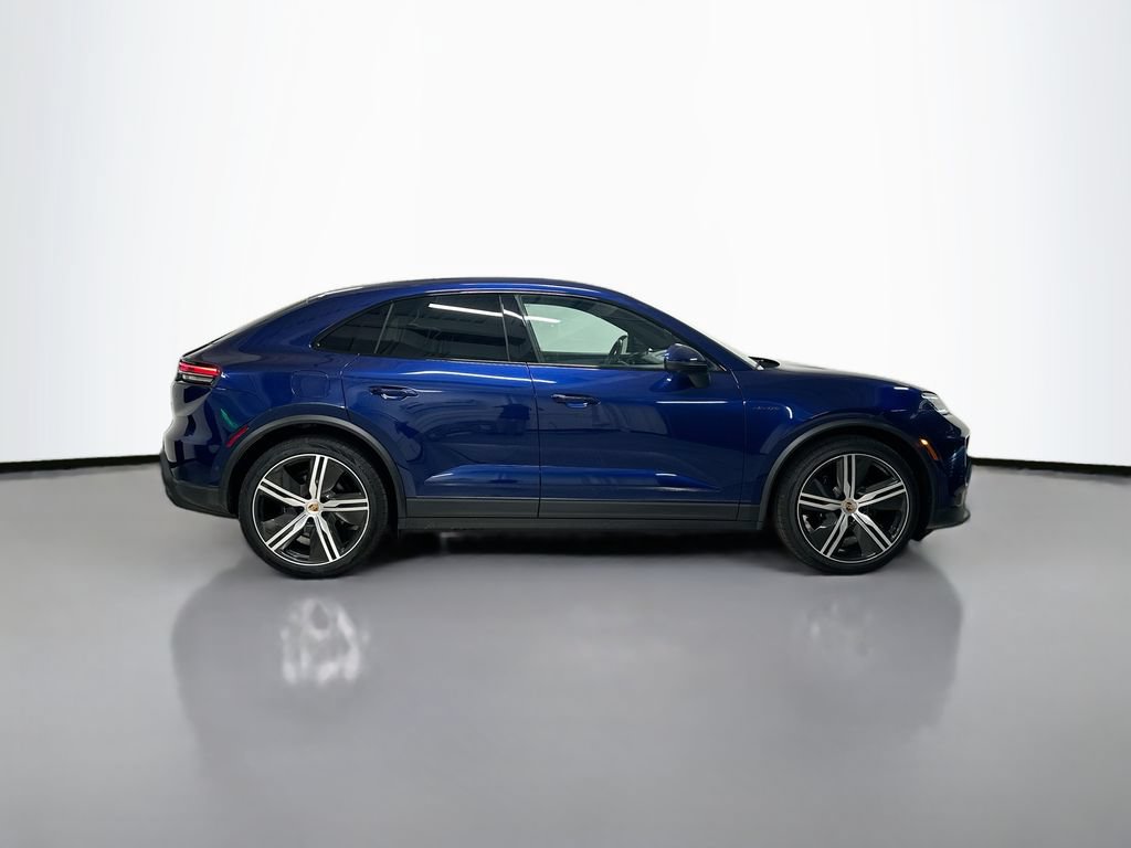 Used 2025 Porsche Macan 4S Electric AWD/4WD image 8