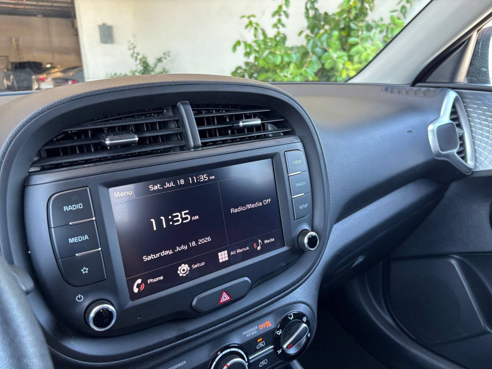Used 2025 Kia Soul LX w/ LX Technology Package FWD image 16