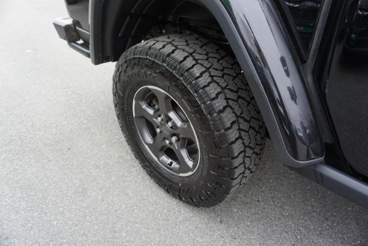 Used 2021 Jeep Gladiator Rubicon AWD/4WD image 6