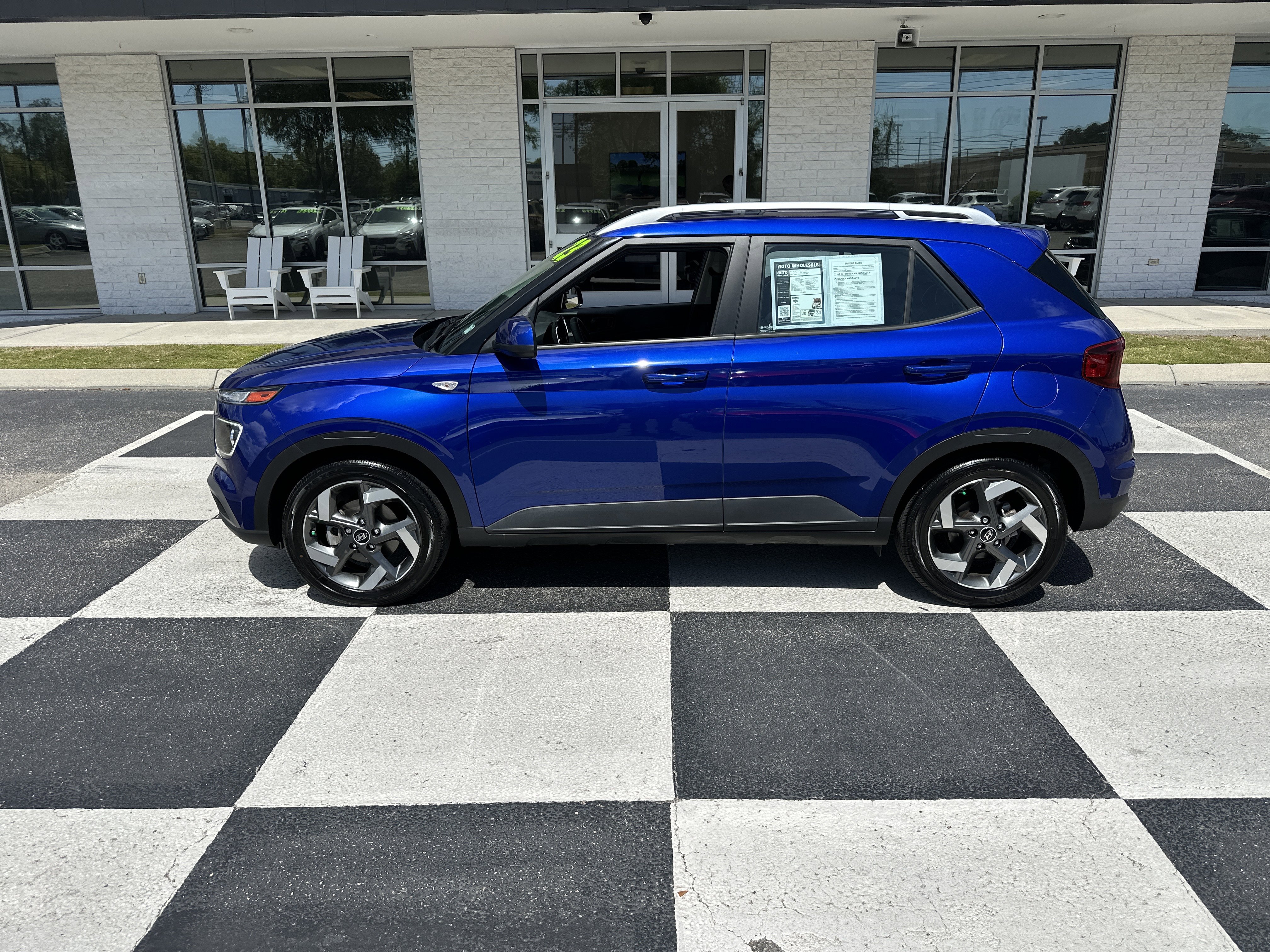 Used 2023 Hyundai Venue Limited image 1
