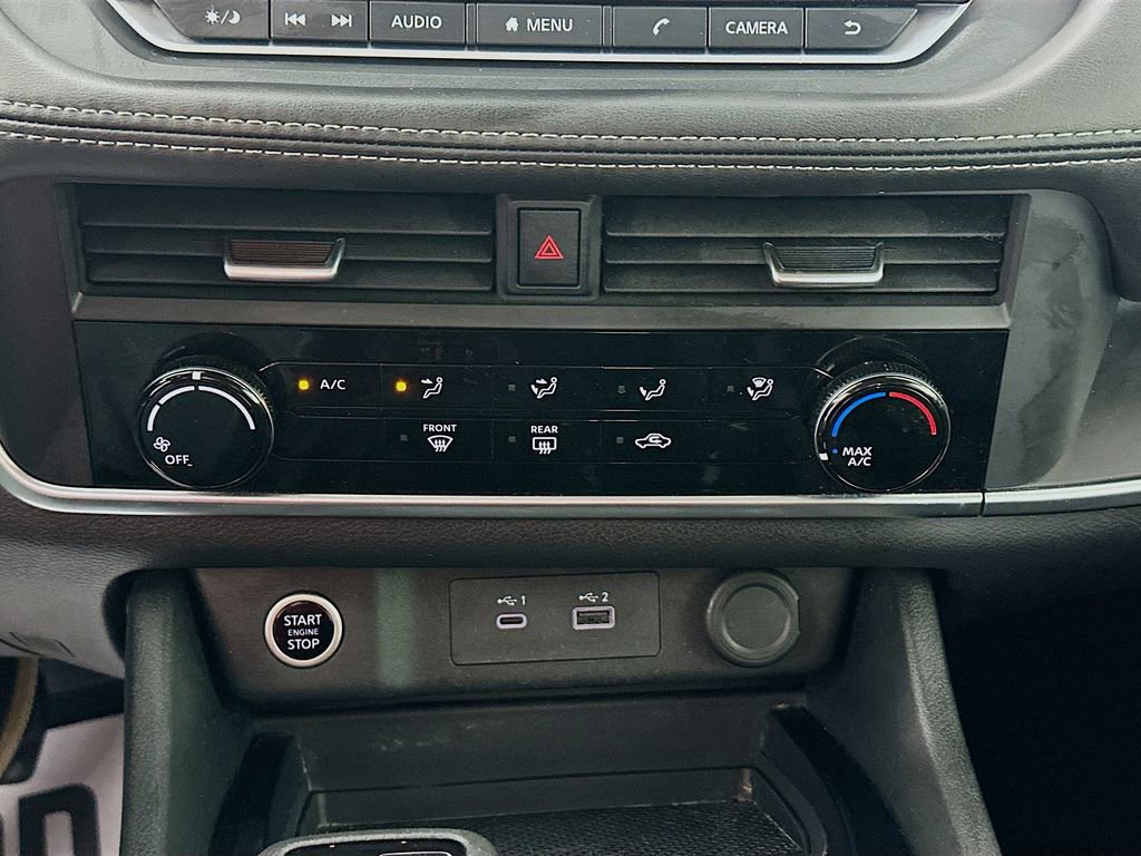 Used 2023 Nissan Rogue S image 15