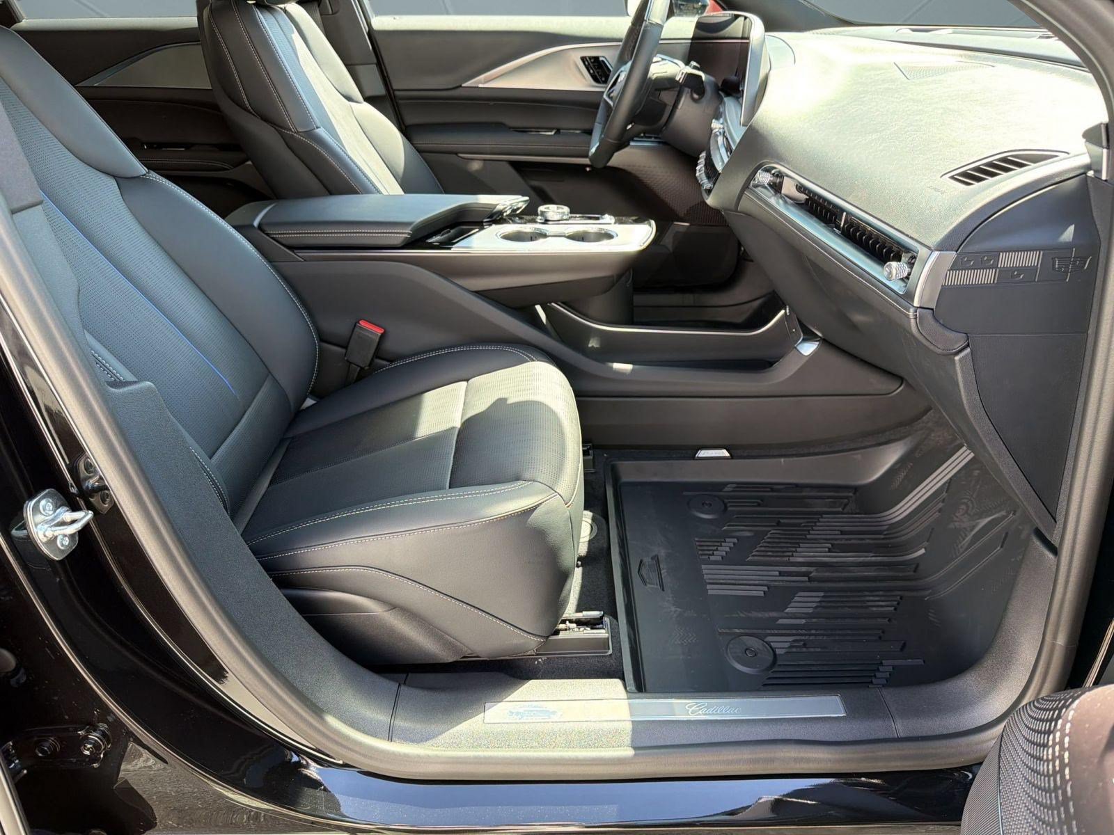 New 2027 Cadillac Lyriq Sport RWD image 25