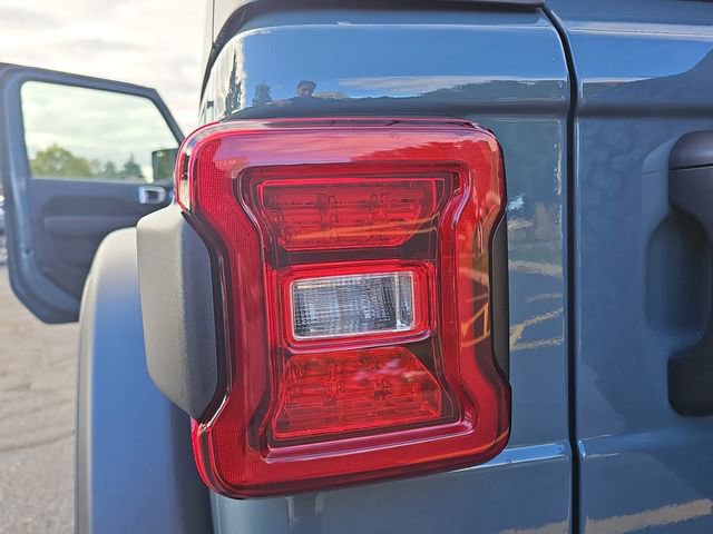 New 2026 Jeep Wrangler Unlimited Rubicon w/ Safety Group image 33