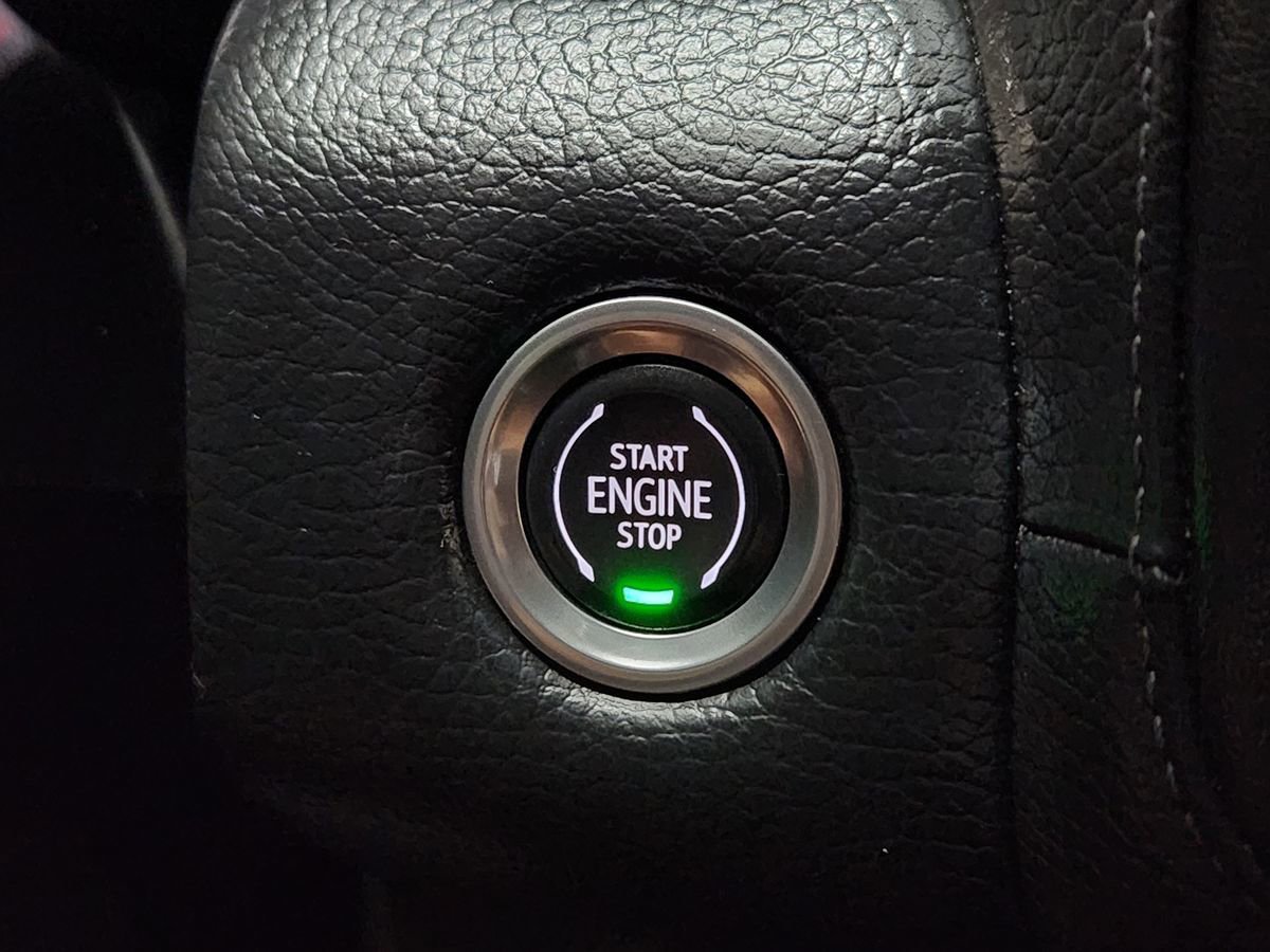 Used 2021 GMC Yukon Denali w/ Denali Ultimate Package AWD/4WD image 42