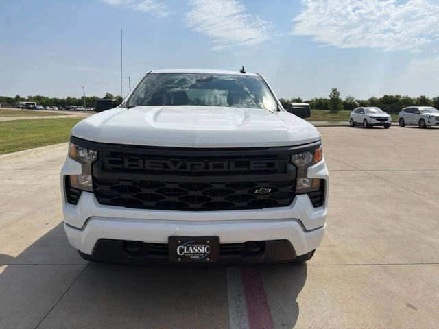 Used 2026 Chevrolet Silverado 1500 Custom w/ LPO, Dark Essentials Package RWD image 3